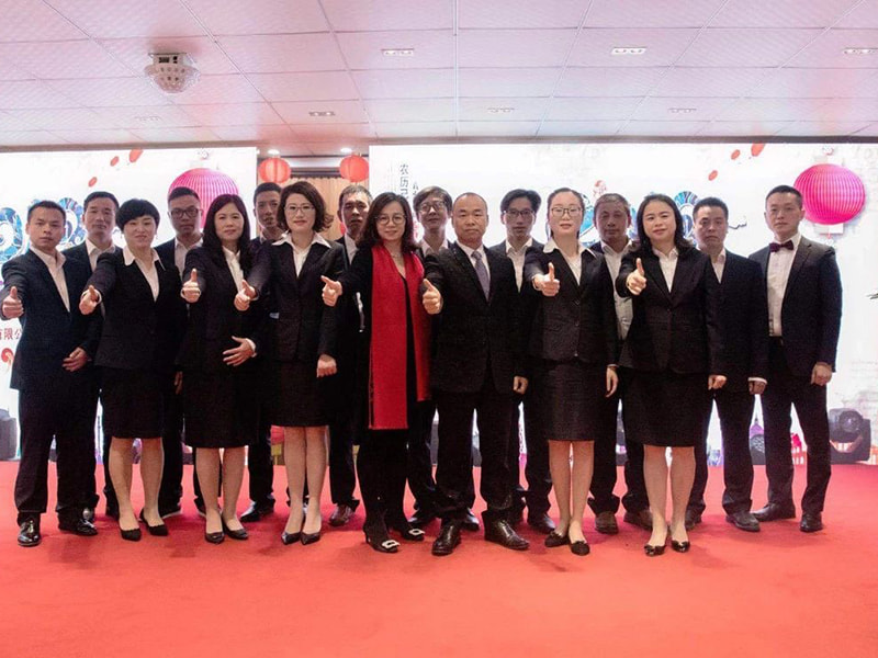 Aurinkoisella tiellä, tavoittele unelmiasi --- Zhejiang Jufeng Stamping Technology Co., Ltd.:n vuoden 2018 loppuvuoden kiitosjuhlat pidettiin upeasti