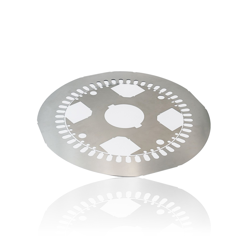 Mitkä ovat sähköajoneuvon generaattorin moottorin staattoriytimen käytön tärkeimmät suorituskykyedut verrattuna perinteisiin staattorimalleihin?